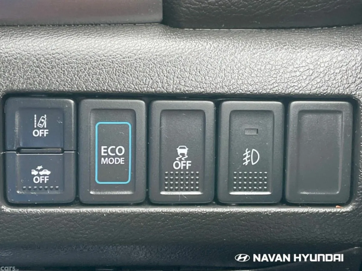 Suzuki Vitara SUV, Petrol Hybrid, 2023, Yellow