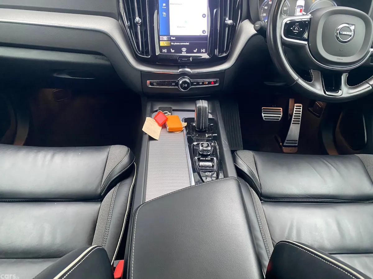 Volvo XC60 SUV, Petrol Plug-in Hybrid, 2021, Black
