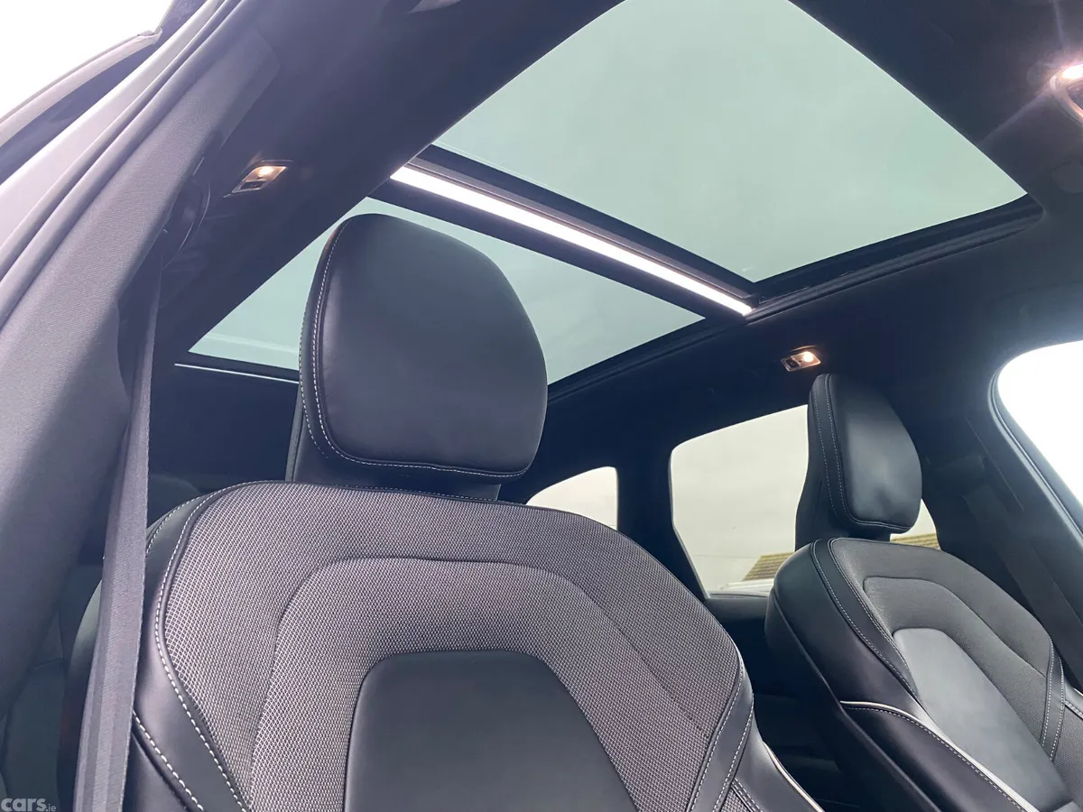 Volvo XC60 SUV, Petrol Plug-in Hybrid, 2021, Black
