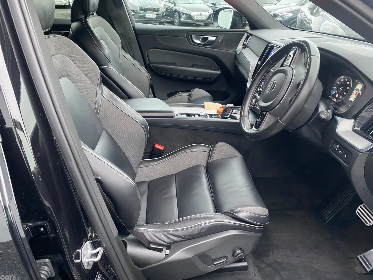 Volvo XC60 SUV, Petrol Plug-in Hybrid, 2021, Black