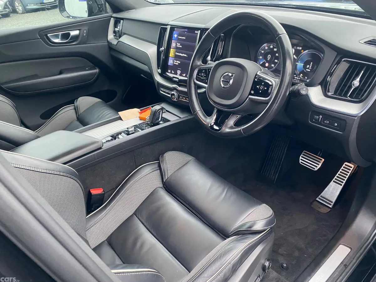 Volvo XC60 SUV, Petrol Plug-in Hybrid, 2021, Black