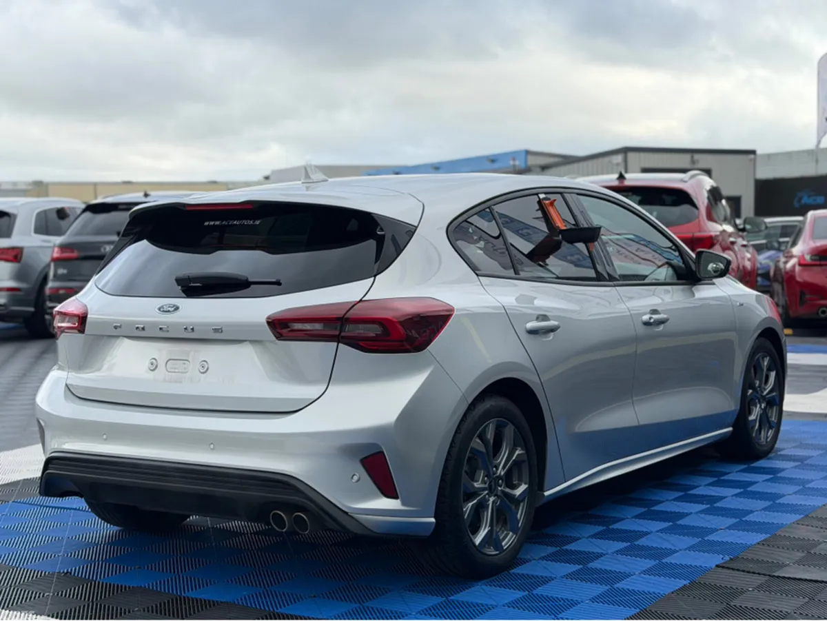 Ford Focus Hatchback, Petrol, 2023, Silver