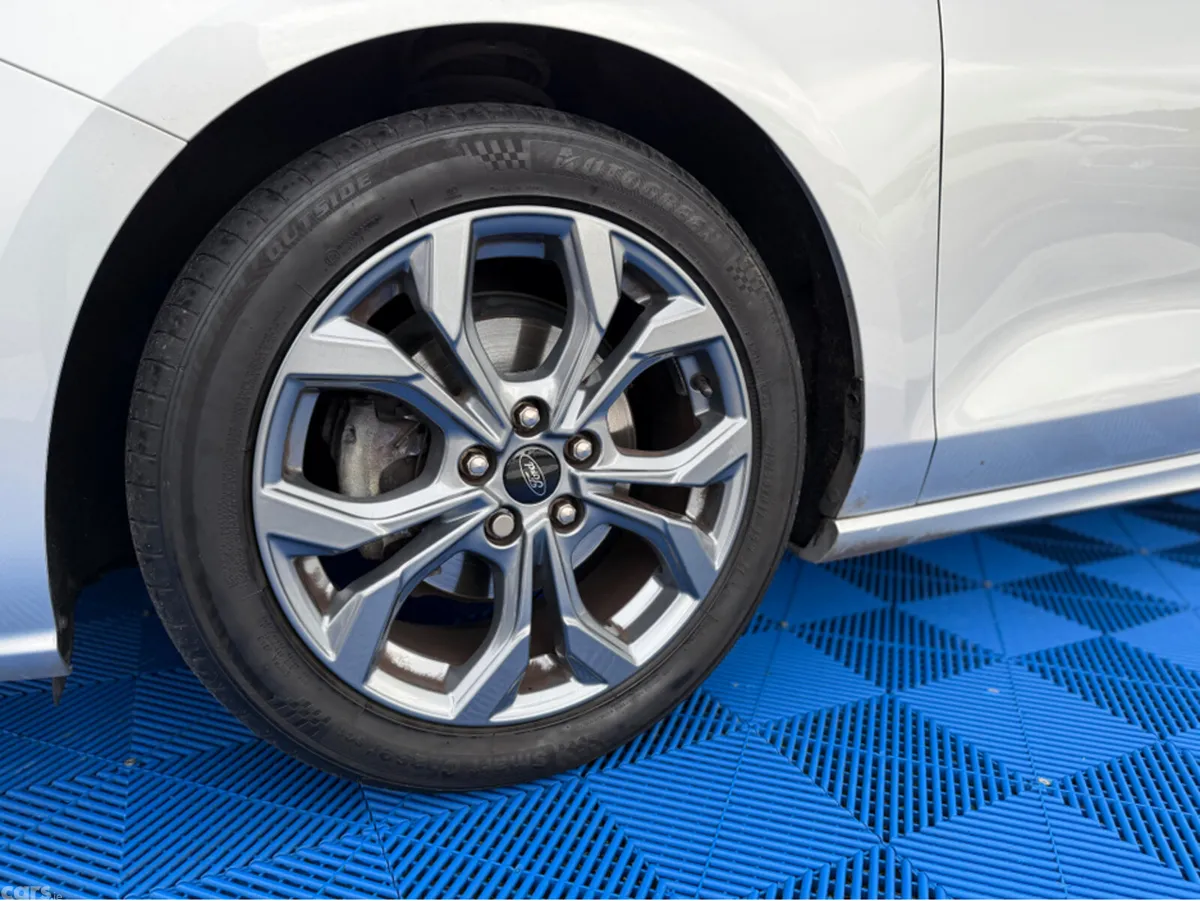 Ford Focus Hatchback, Petrol, 2023, Silver