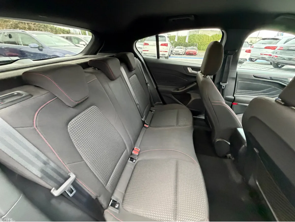 Ford Focus Hatchback, Petrol, 2023, Silver