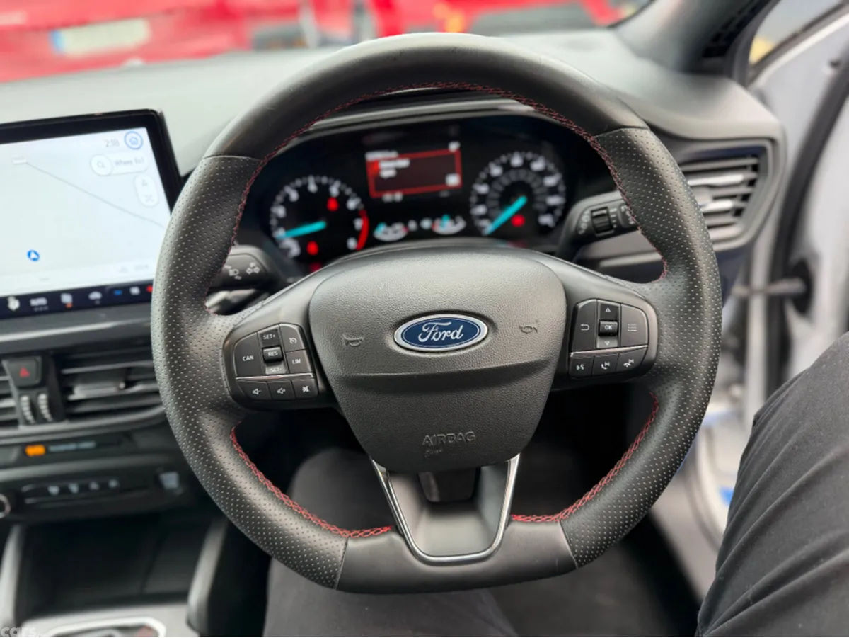 Ford Focus Hatchback, Petrol, 2023, Silver