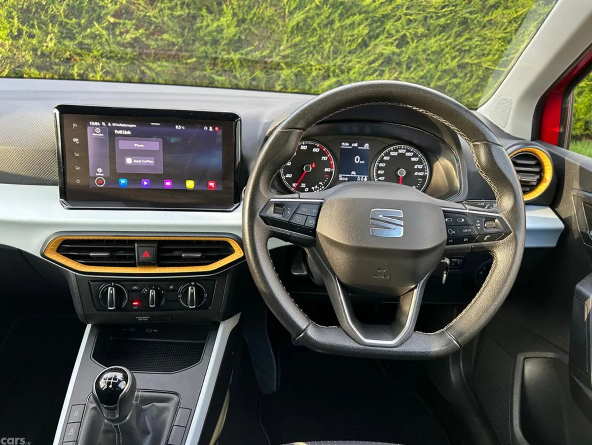 SEAT Arona Hatchback, Petrol, 2022, Red