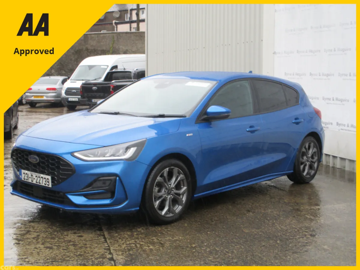 Ford Focus Hatchback, Petrol Hybrid, 2023, Blue