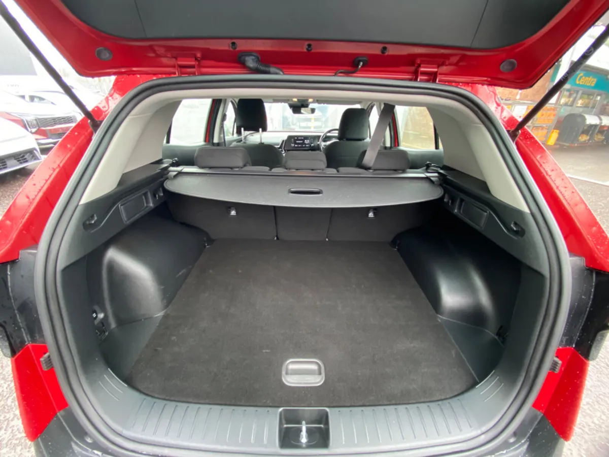 Kia Sportage SUV, Diesel Hybrid, 2023, Red