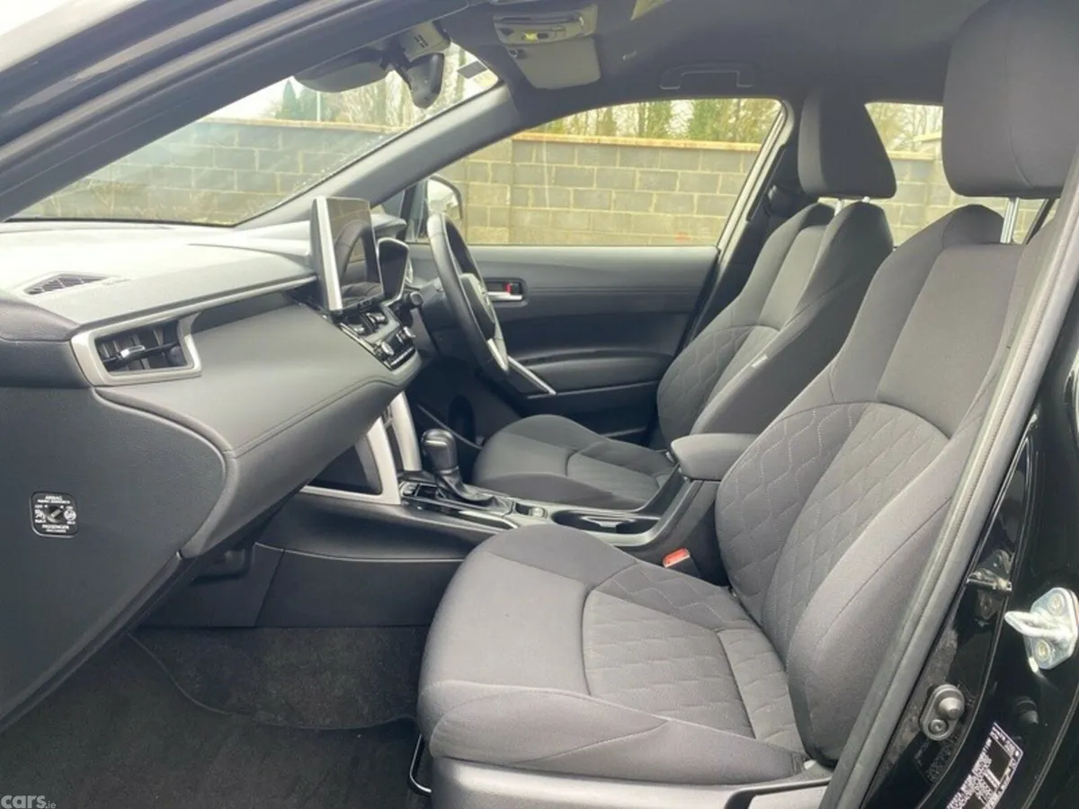 Toyota Corolla Cross Hatchback, Petrol Hybrid, 2023, Black