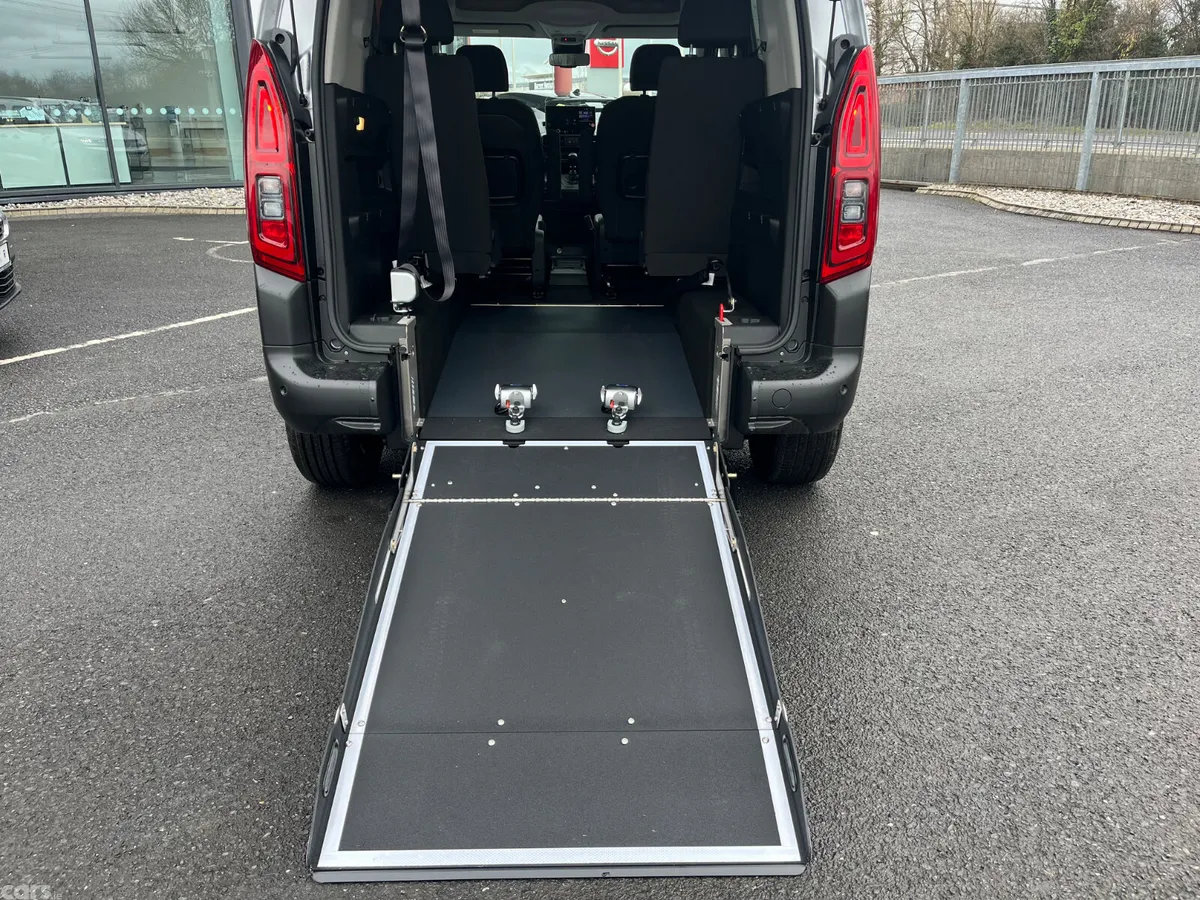 Citroen Berlingo Multispace MPV, Diesel, 2026, Silver