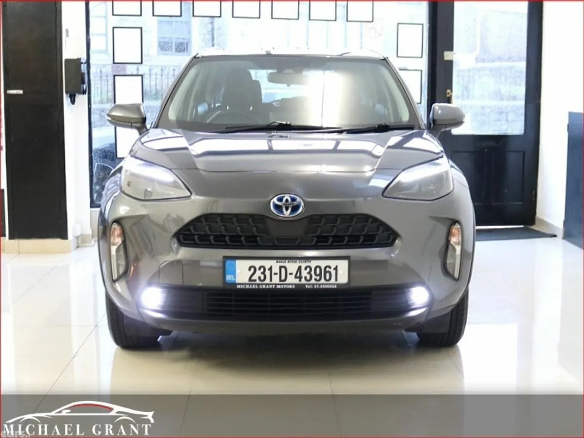 Toyota Yaris Cross Hatchback, Petrol Hybrid, 2023, Grey