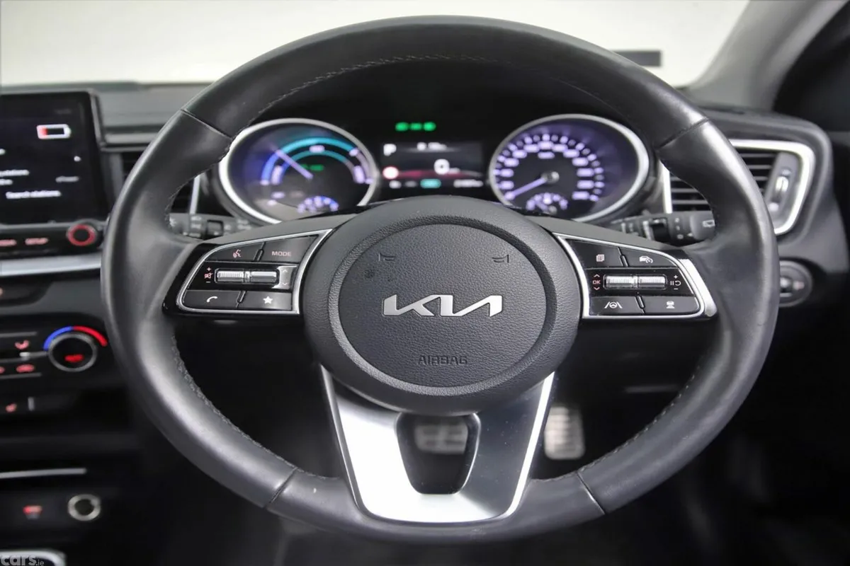 Kia XCeed Hatchback, Petrol Plug-in Hybrid, 2024, Grey
