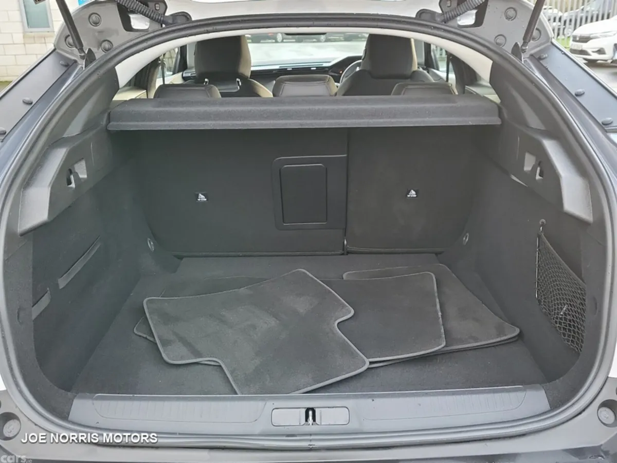 Peugeot 408 Hatchback, Petrol, 2025, Grey