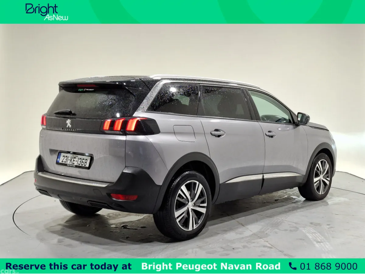 Peugeot 5008 MPV, Petrol, 2023, Grey