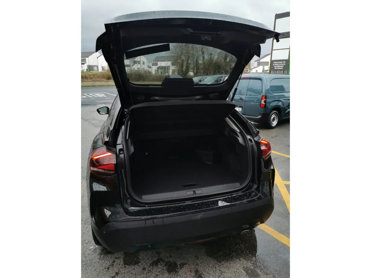 Citroen C4 Hatchback, Diesel, 2025, Black