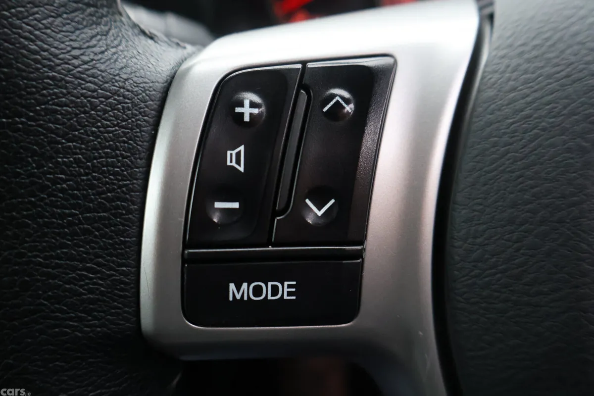 Toyota Yaris Hatchback, Petrol, 2014, Silver