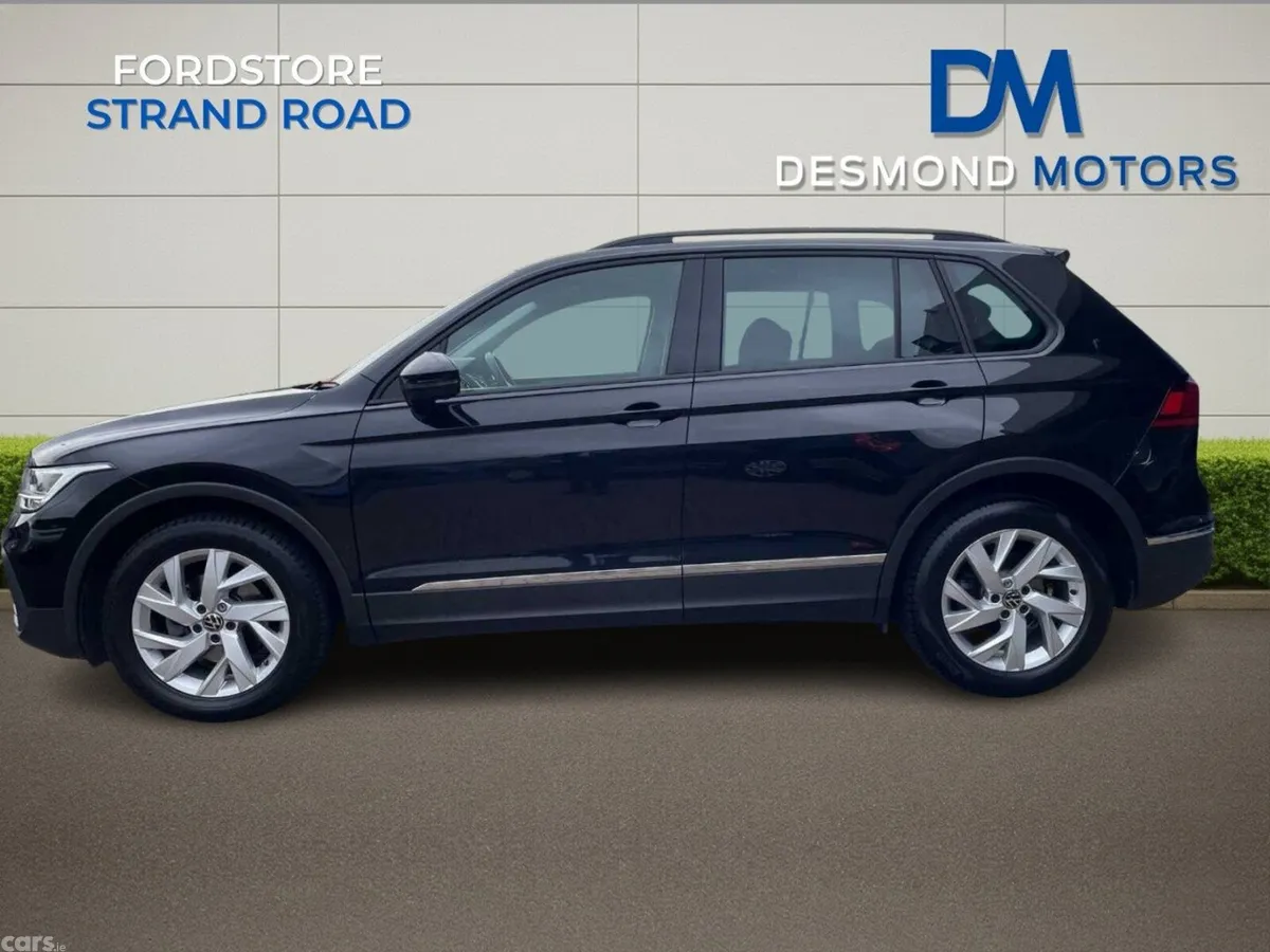Volkswagen Tiguan SUV, Petrol, 2023, Black