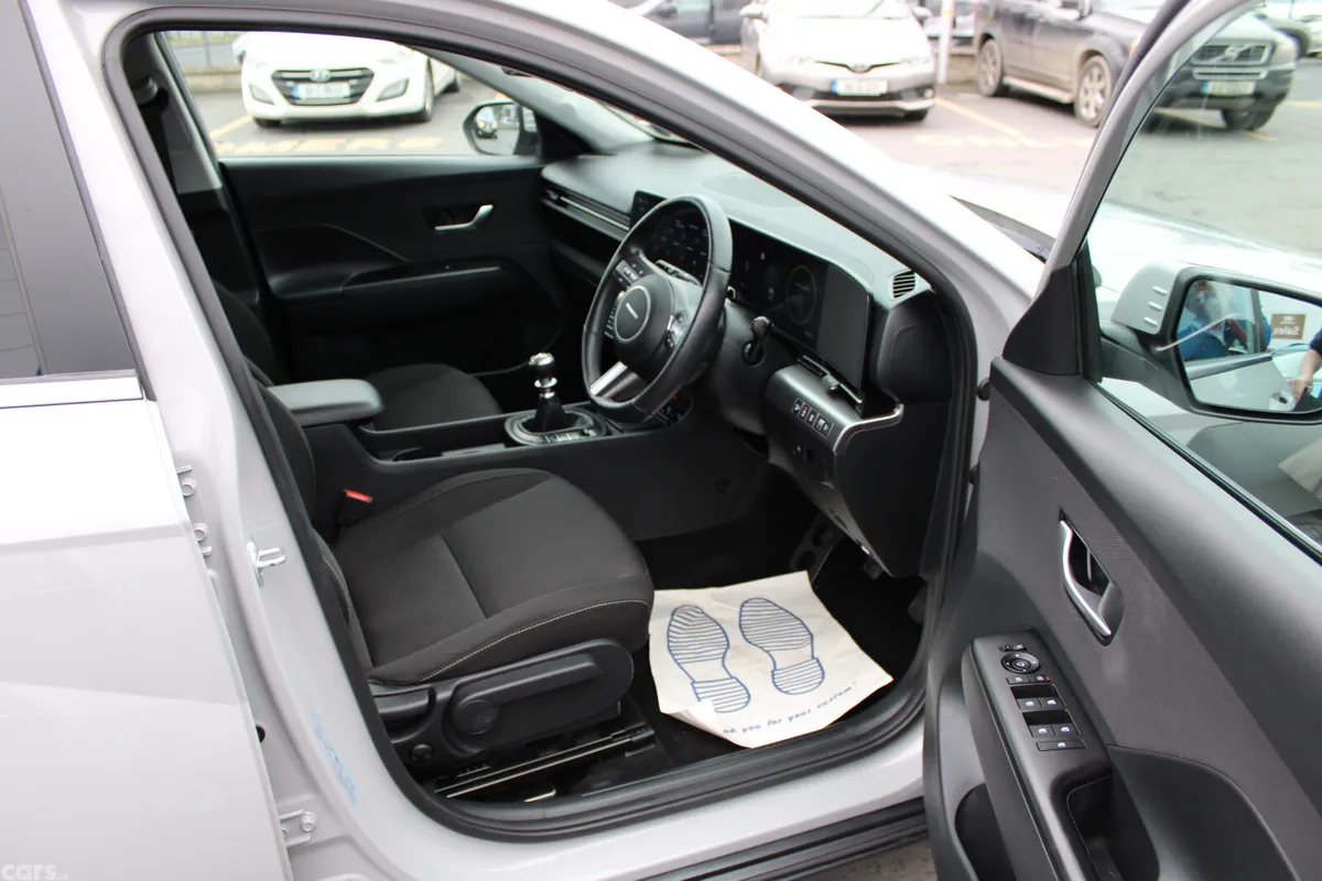 Hyundai KONA MPV, Petrol, 2024, Grey