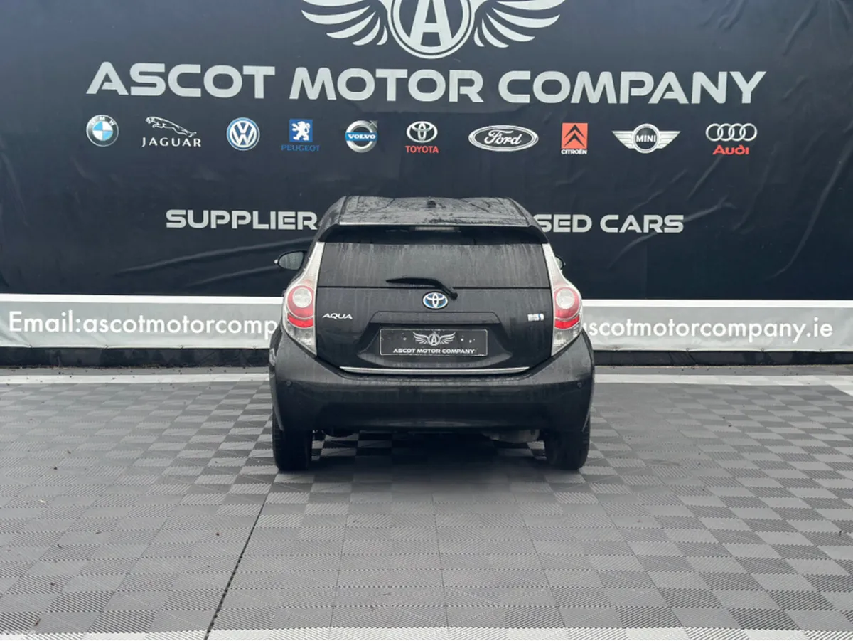 Toyota Aqua Hatchback, Petrol Hybrid, 2014, Black