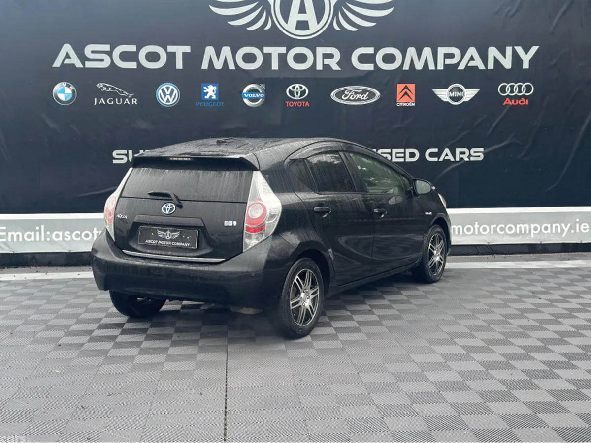Toyota Aqua Hatchback, Petrol Hybrid, 2014, Black