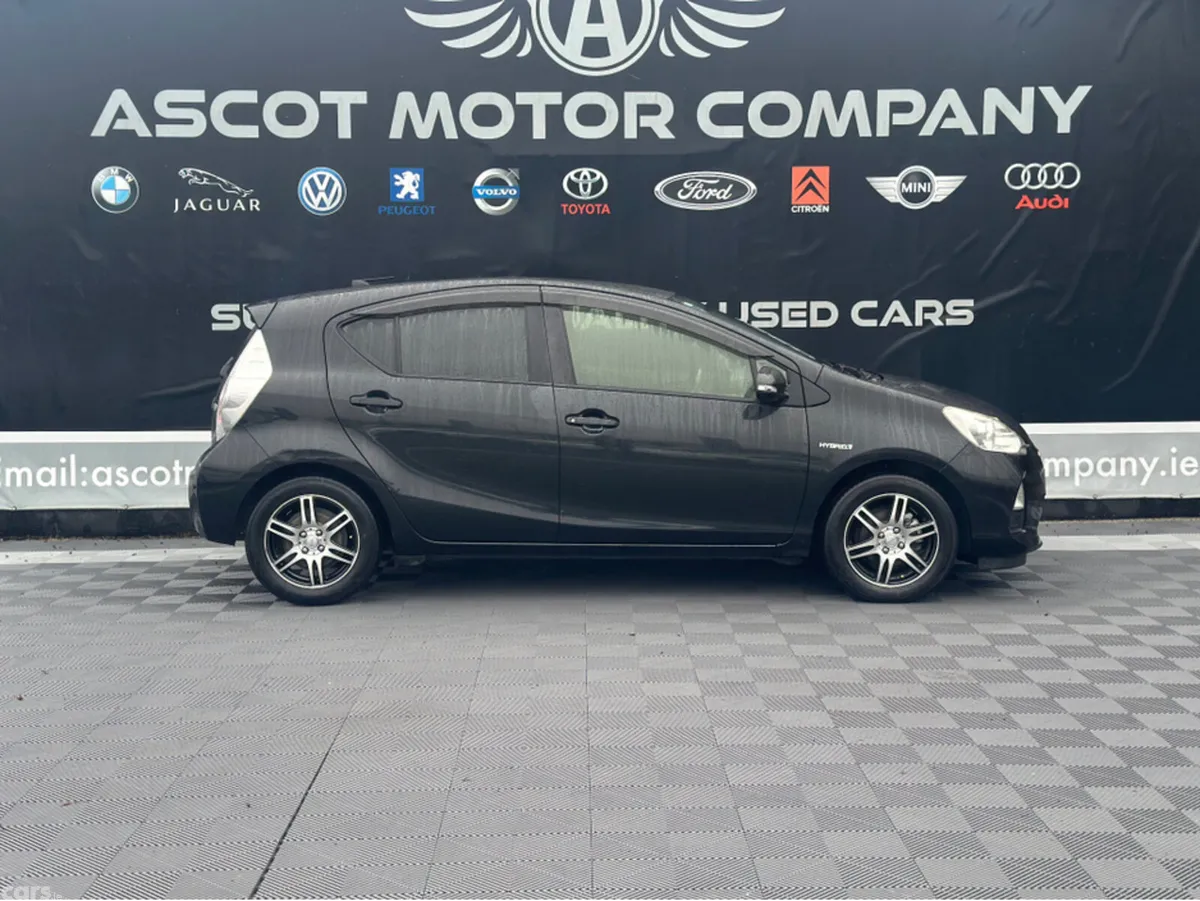 Toyota Aqua Hatchback, Petrol Hybrid, 2014, Black