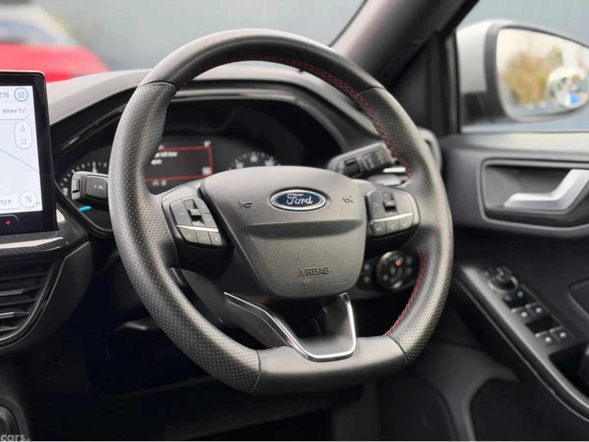 Ford Focus Hatchback, Petrol, 2023, Silver
