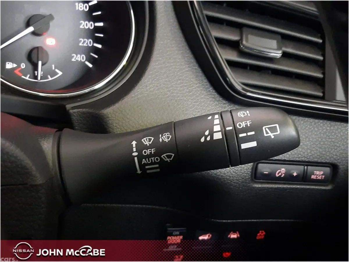 Nissan X-Trail MPV, Diesel, 2021, Red