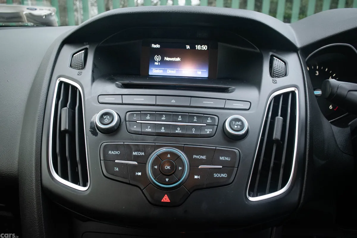 Ford Focus Hatchback, Diesel, 2015, Red