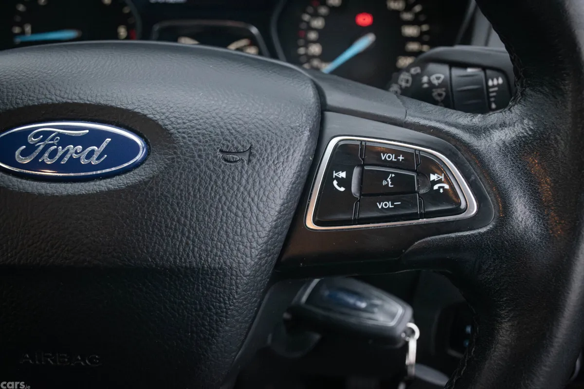 Ford Focus Hatchback, Diesel, 2015, Red