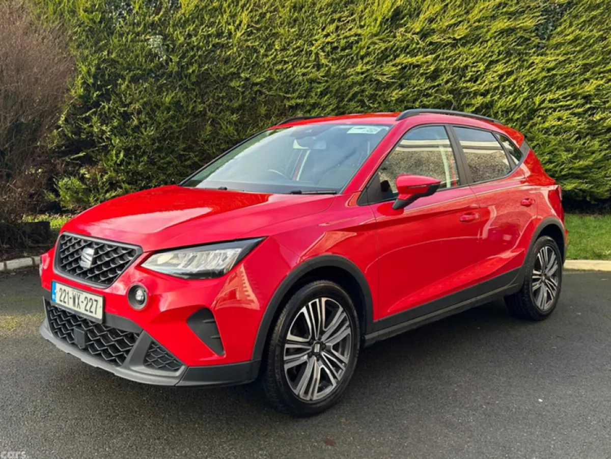 SEAT Arona Hatchback, Petrol, 2022, Red