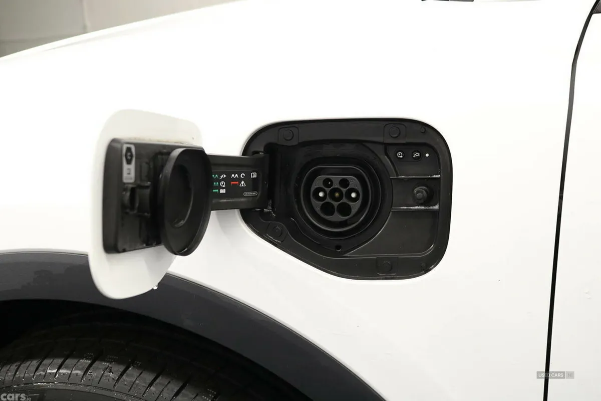 Audi Q3 SUV, Petrol Hybrid, 2022, White