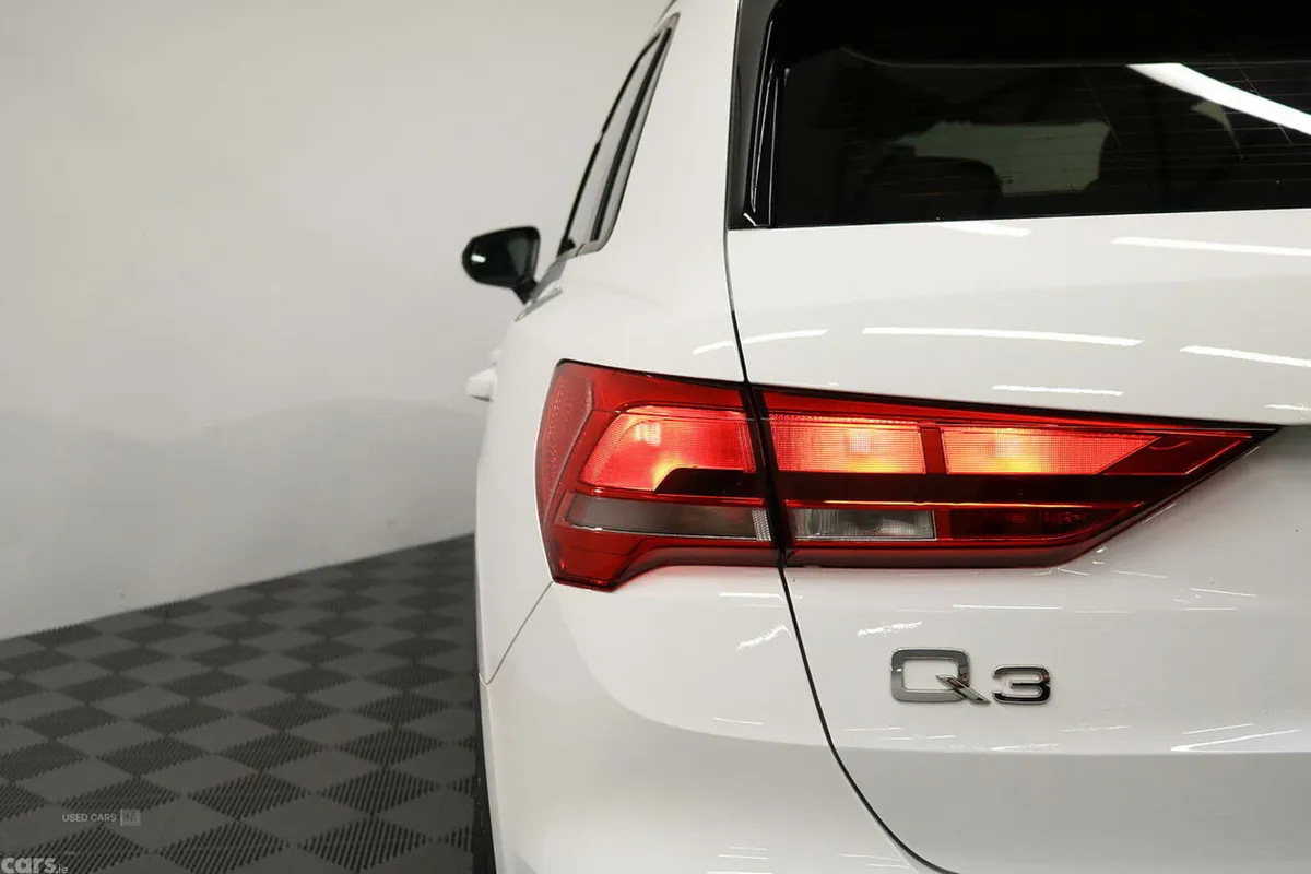 Audi Q3 SUV, Petrol Hybrid, 2022, White