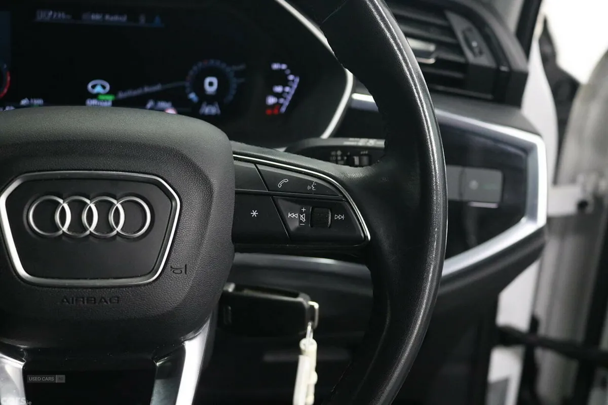 Audi Q3 SUV, Petrol Hybrid, 2022, White