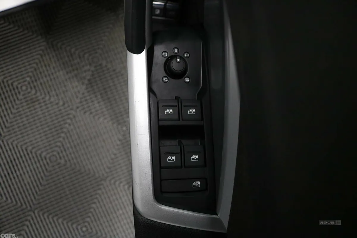 Audi Q3 SUV, Petrol Hybrid, 2022, White