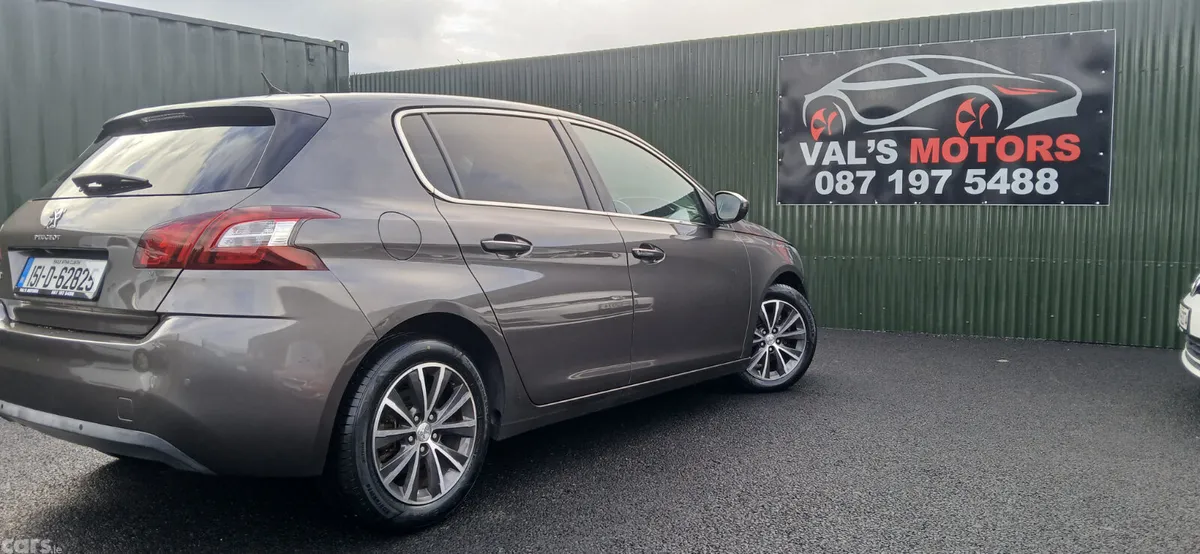 Peugeot 308 Hatchback, Petrol, 2015, Grey