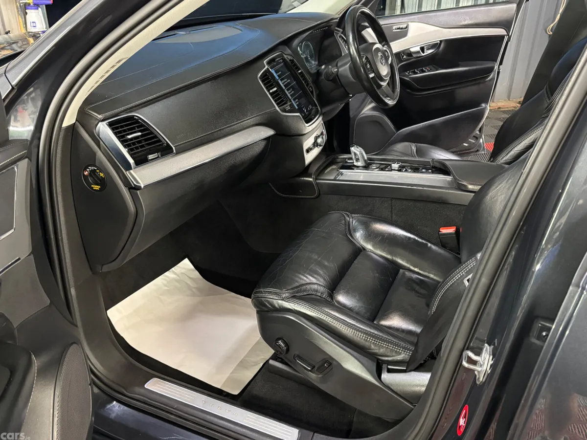 Volvo XC90 SUV, Petrol Plug-in Hybrid, 2017, Grey