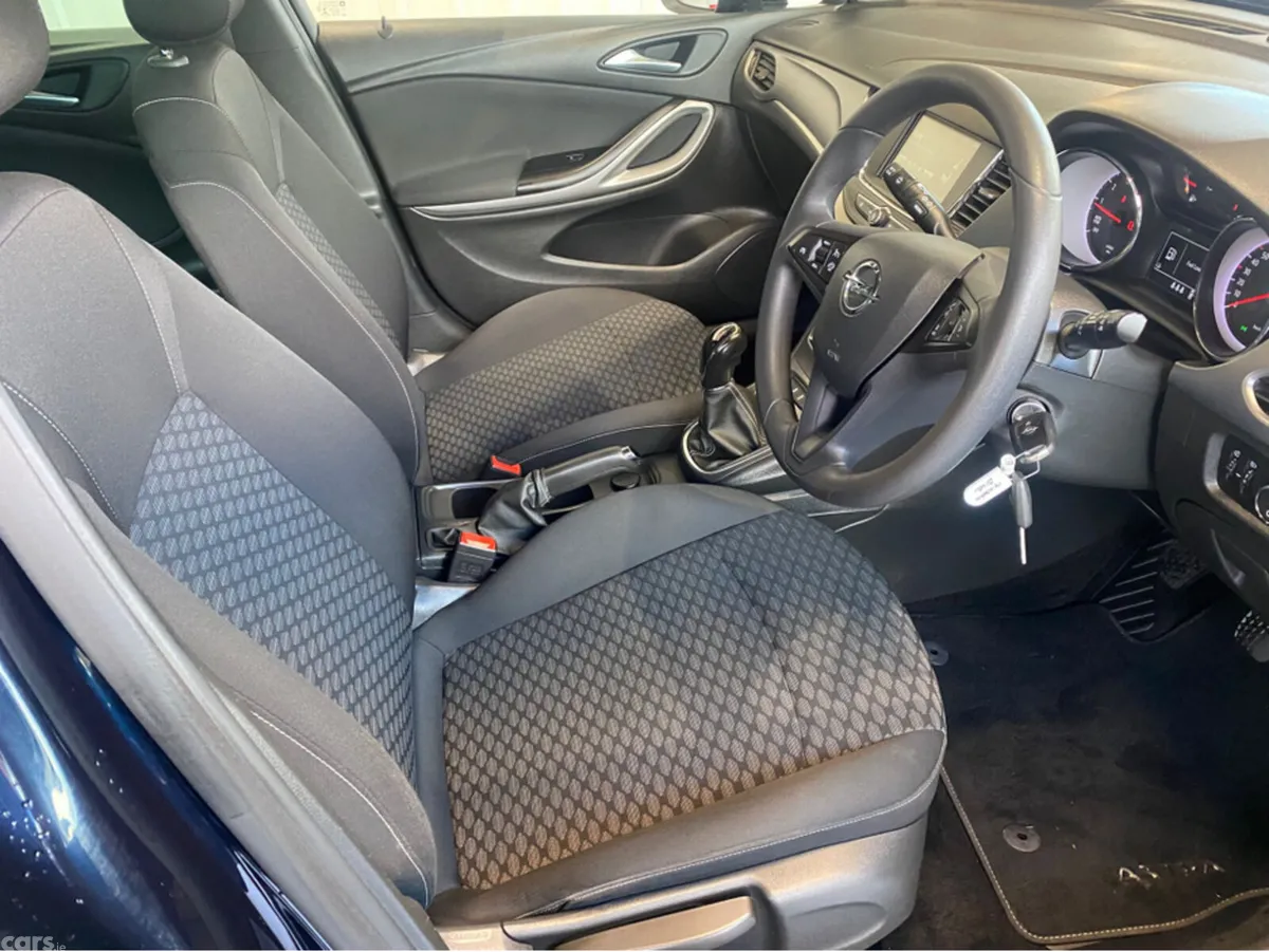 Opel Astra Hatchback, Petrol, 2019, Blue
