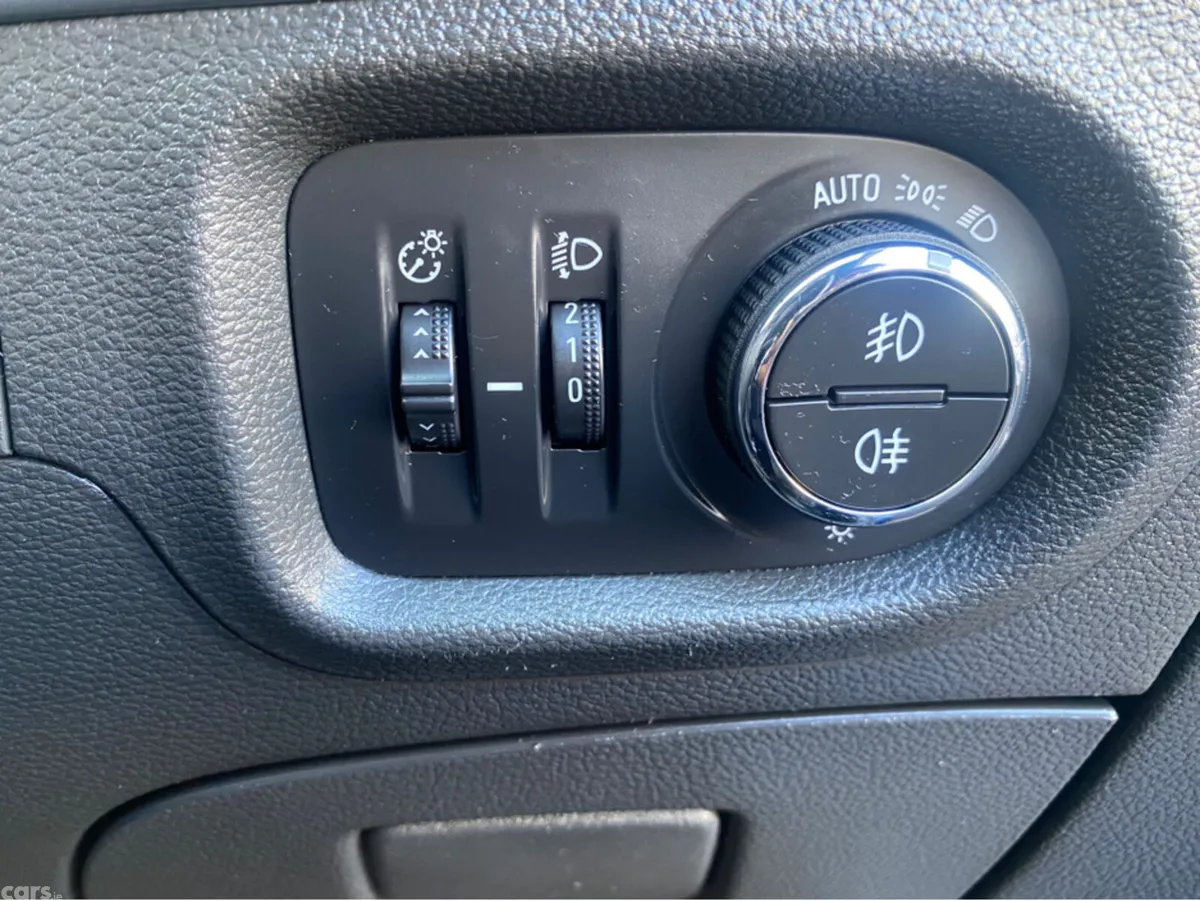 Opel Astra Hatchback, Petrol, 2019, Blue