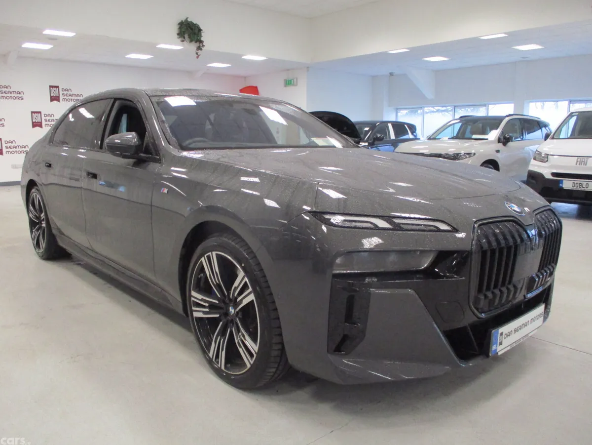 BMW 7-Series Saloon, Petrol Plug-in Hybrid, 2025, Grey