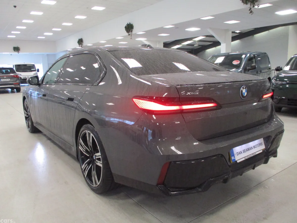 BMW 7-Series Saloon, Petrol Plug-in Hybrid, 2025, Grey