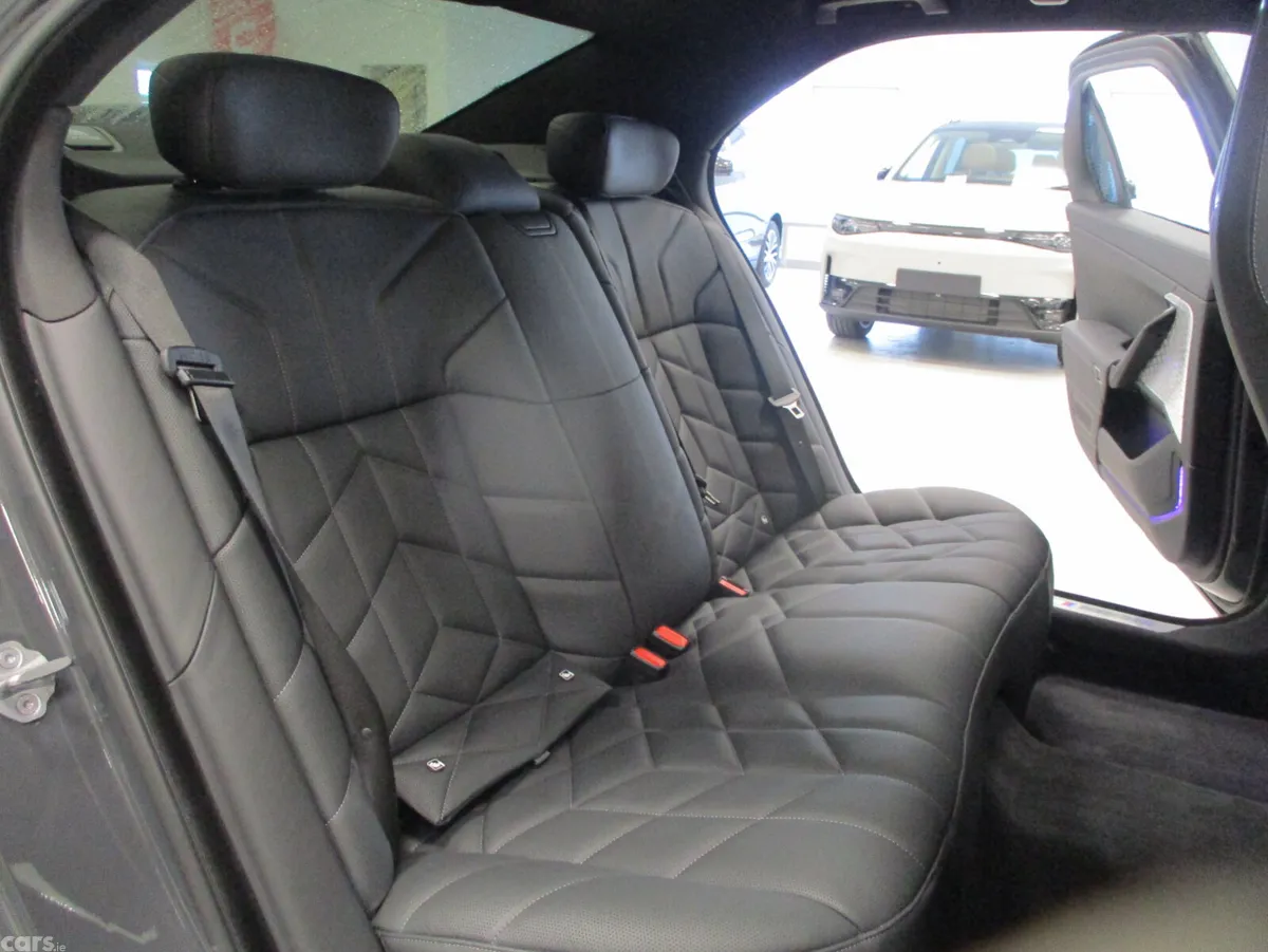 BMW 7-Series Saloon, Petrol Plug-in Hybrid, 2025, Grey