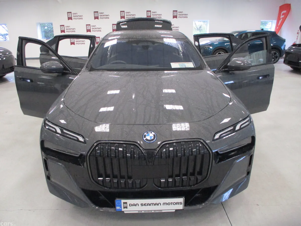 BMW 7-Series Saloon, Petrol Plug-in Hybrid, 2025, Grey