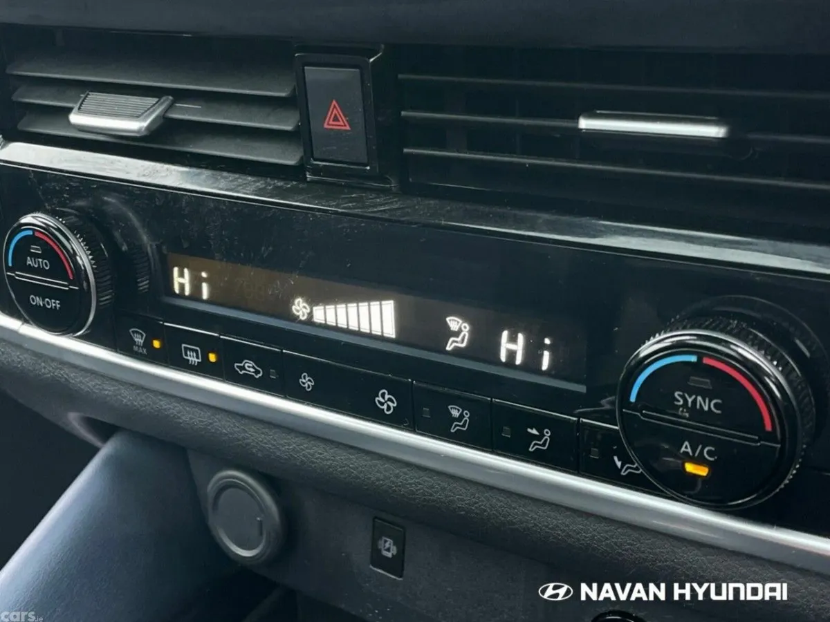 Nissan Qashqai MPV, Petrol Hybrid, 2023, Black