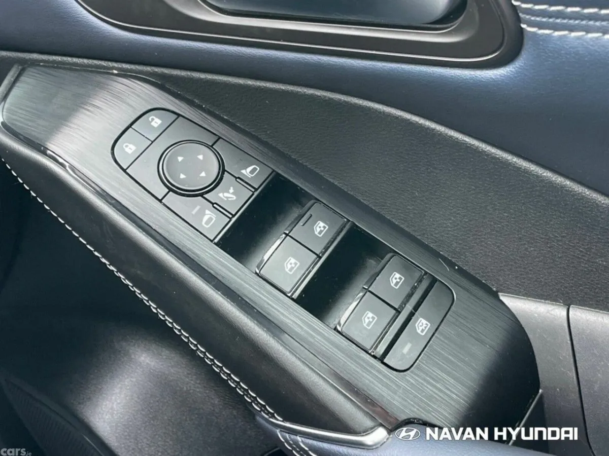 Nissan Qashqai MPV, Petrol Hybrid, 2023, Black