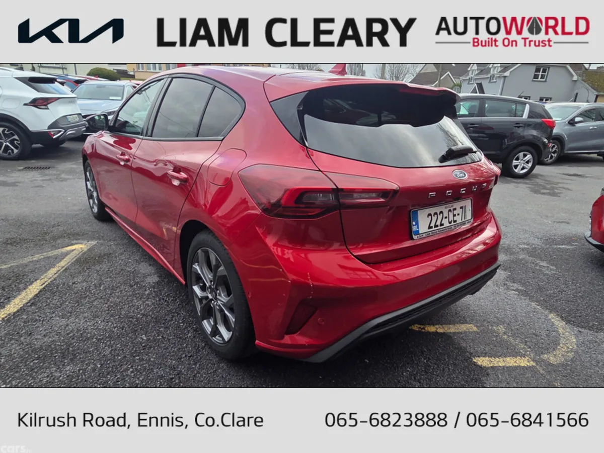 Ford Focus Hatchback, Petrol, 2022, Red