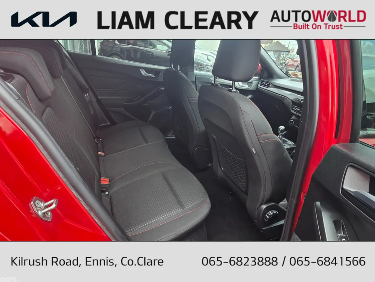 Ford Focus Hatchback, Petrol, 2022, Red