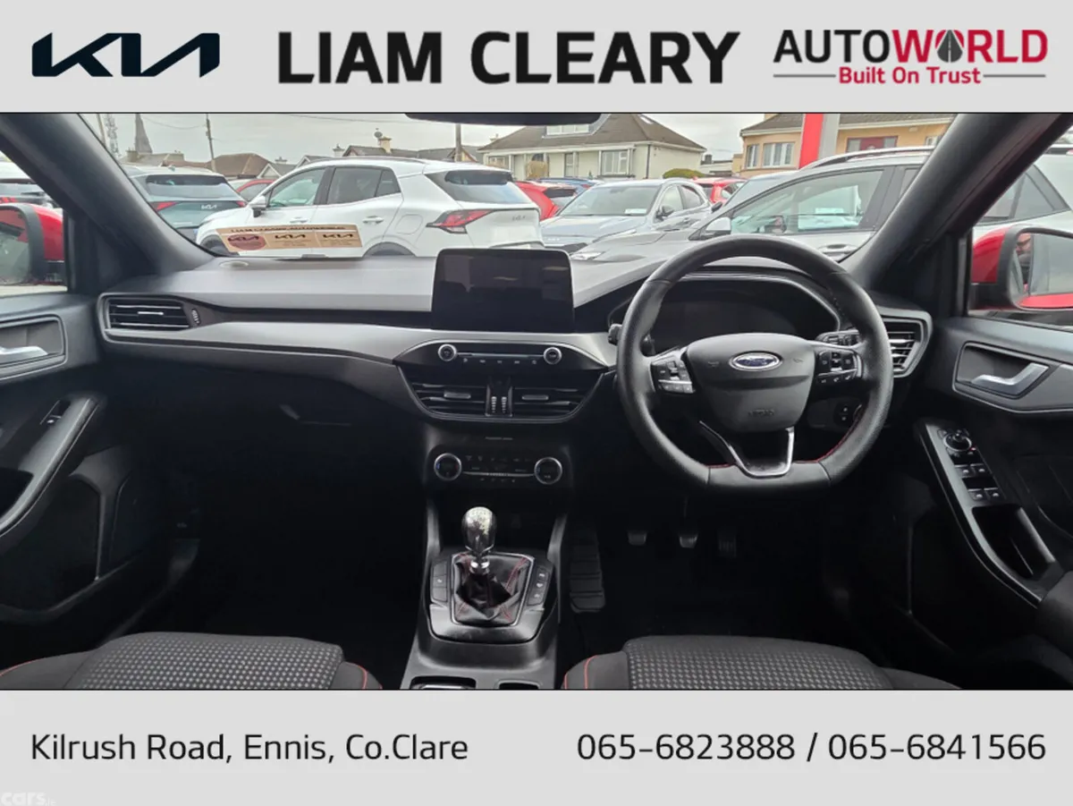 Ford Focus Hatchback, Petrol, 2022, Red