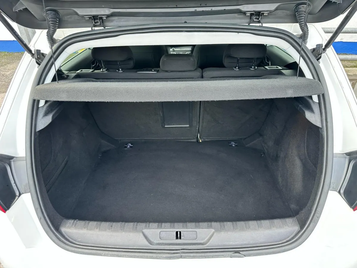 Peugeot 308 Hatchback, Diesel, 2016, White