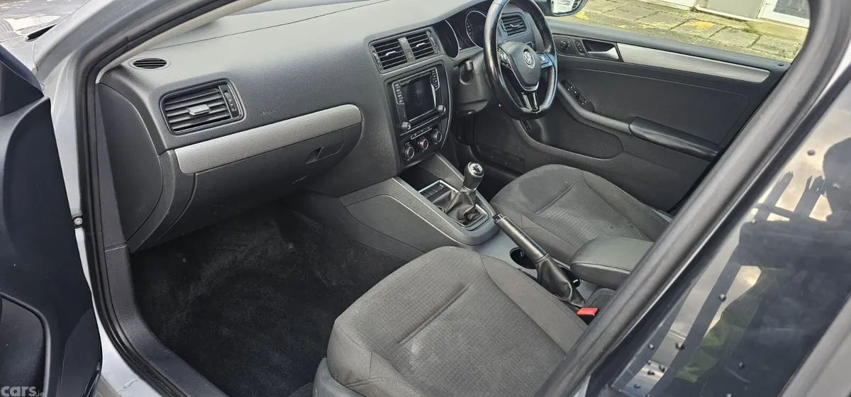 Volkswagen Jetta Saloon, Petrol, 2016, Silver