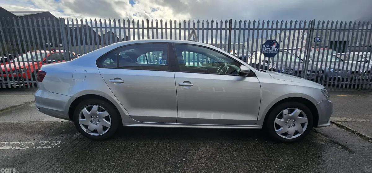 Volkswagen Jetta Saloon, Petrol, 2016, Silver